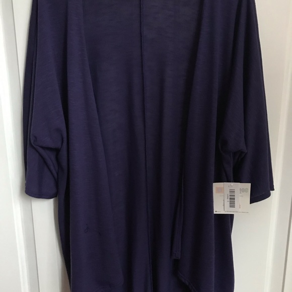 LuLaRoe Lindsay - Picture 2 of 3